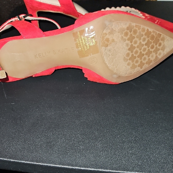 Kelly & Katie Red Scalloped Heels - Picture 4 of 6